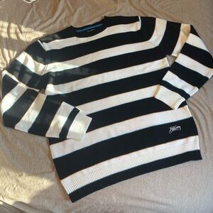 Billabong Black and White Crewneck Sweater